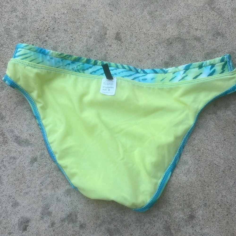 ST JOHN Sport Green Blue Design Swim Bikini Bottoms Size 8